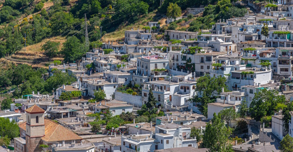 Weißes Dorf Pampaneira in Andalusien